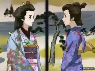 Bir tüylü geisha var bir yüksek topuklar damlama kısa saç seçki