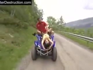 Una buena cojida extrema ан moto y rapel