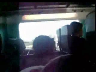 Sa ang likod ng a bus pagkuha isang kasindak-sindak pagsubo ng titi video
