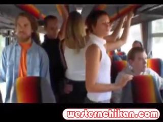 Jane přítelkyně tápal na the autobus &excl;