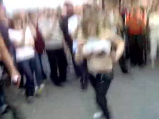 Forró vetkőzés tánc -ban nyilvános
