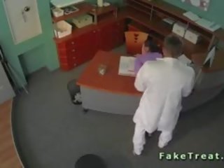 Seguridad cámara follando en falso hospital