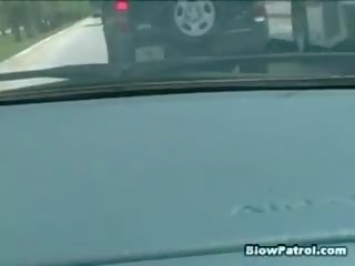 Spagnolo turista succhia spento cops durante il tempo che fidanzato attese in auto