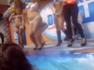 Zorras pose desnuda en oriental europea competición