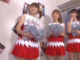 Tres grande tetitas japonesa cheerleaders compartir polla
