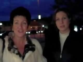 Mom and Daughter really love each other Video